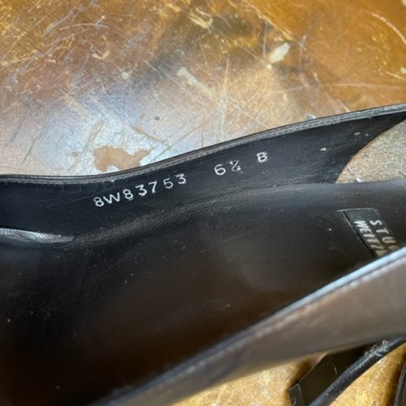 Stuart Weitzman Pewter Leather Pump - Size 6 1/2 - Picture 6 of 9